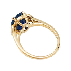 Bague MAUBOUSSIN, centrée d'un saphir ovale encadré de diamants - Castafiore