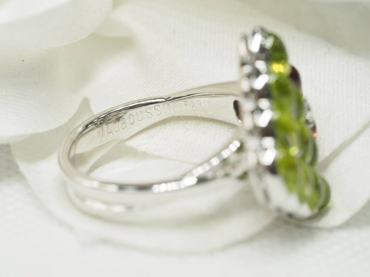 MAUBOUSSIN Grappe ring in white gold amethysts and peridots