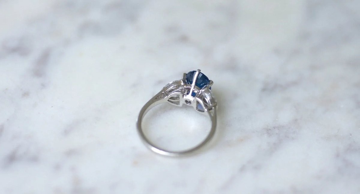 Bague Mellerio dits Meller, saphir et diamants - Castafiore