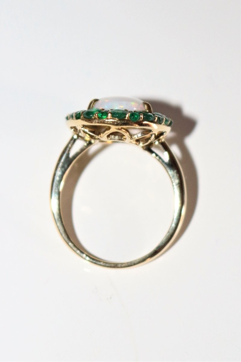 Bague Opale Blanche Et émeraudes - Castafiore