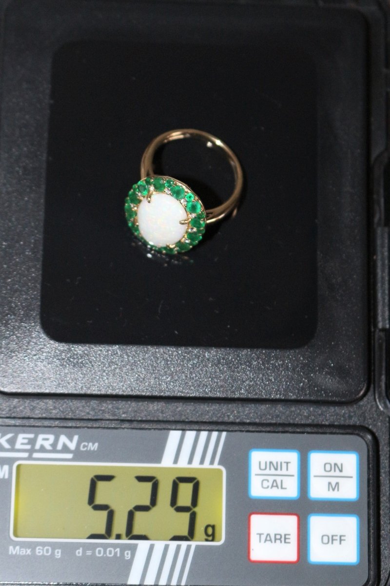 Bague Opale Blanche Et émeraudes - Castafiore
