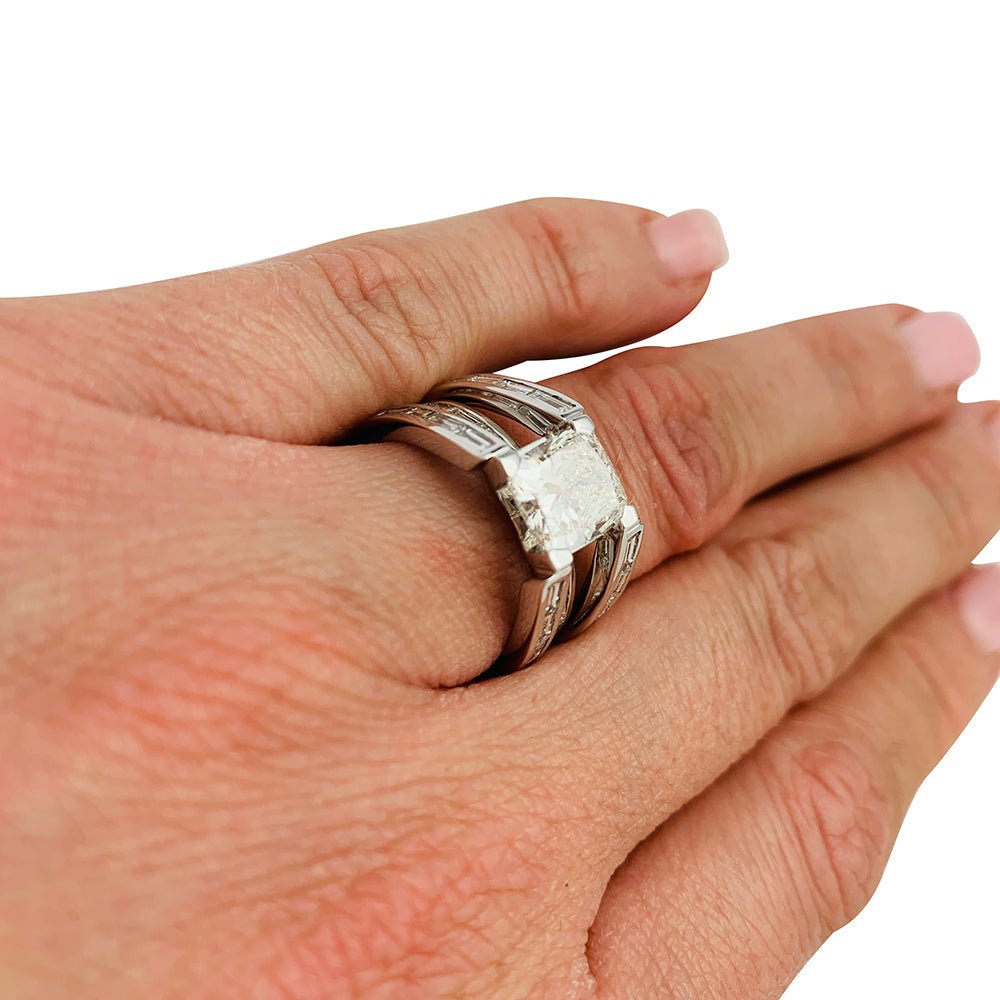 Bague or blanc, diamants coussin 2,01 carats - Castafiore