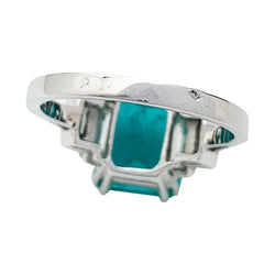 Bague or blanc, émeraude 5.90 cts, diamants - Castafiore