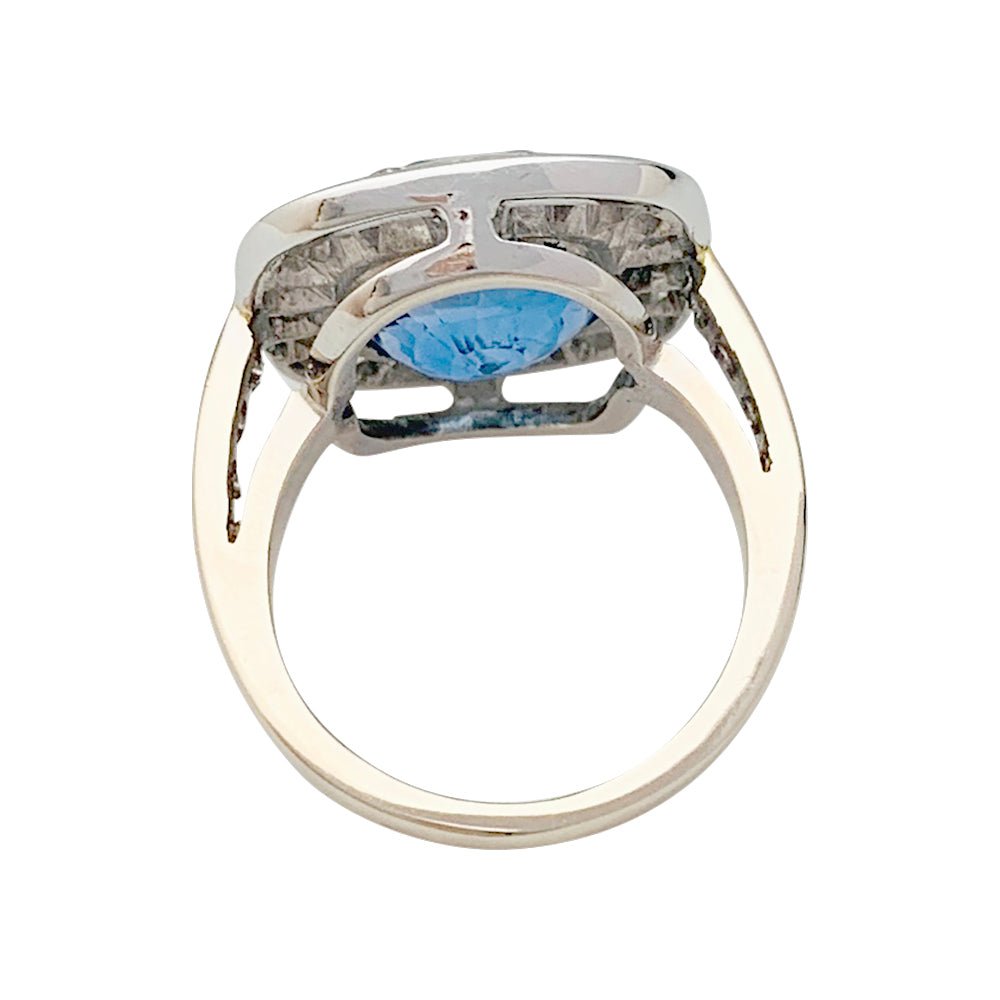 Bague or blanc entourage diamants, saphir 5 carats - Castafiore