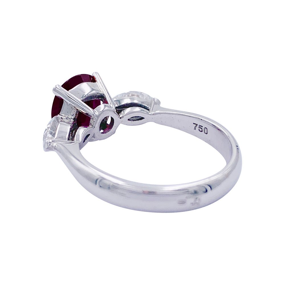 Bague or blanc, rubis et diamants - Castafiore