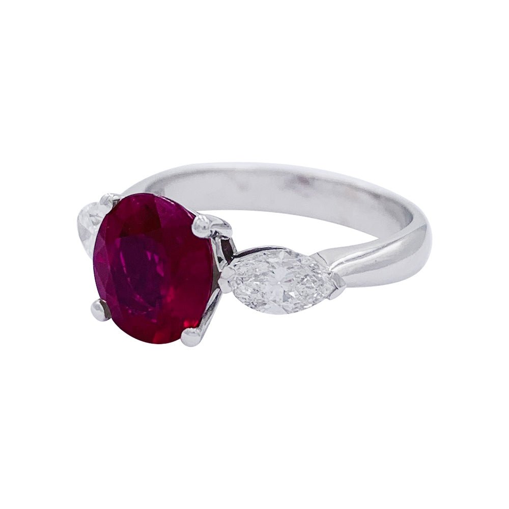 Bague or blanc, rubis et diamants - Castafiore