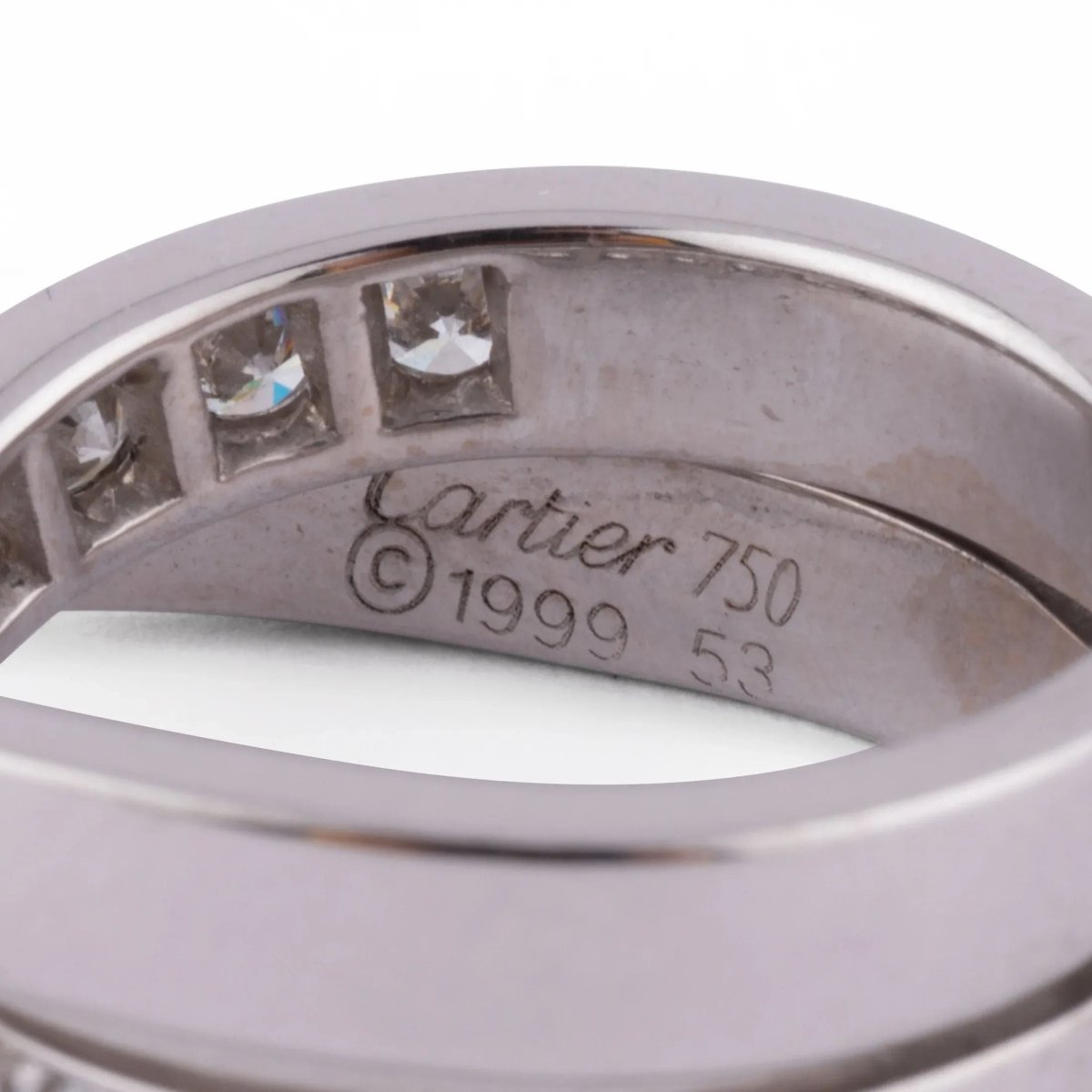 Bague or gris et diamant de la maison Cartier modèle Nouvelle Vague - Castafiore