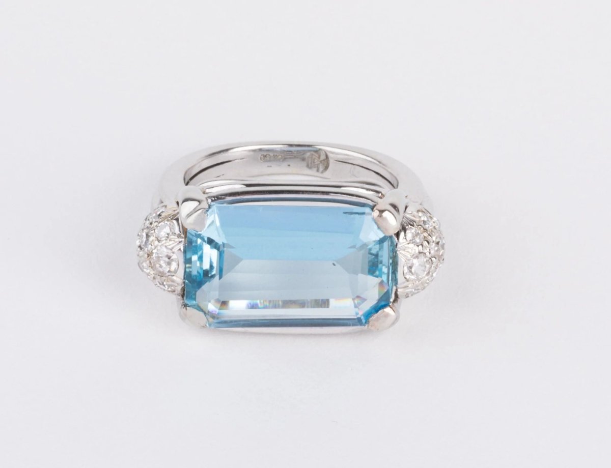 Bague or gris ornée d'une aigue marine et diamants - Castafiore
