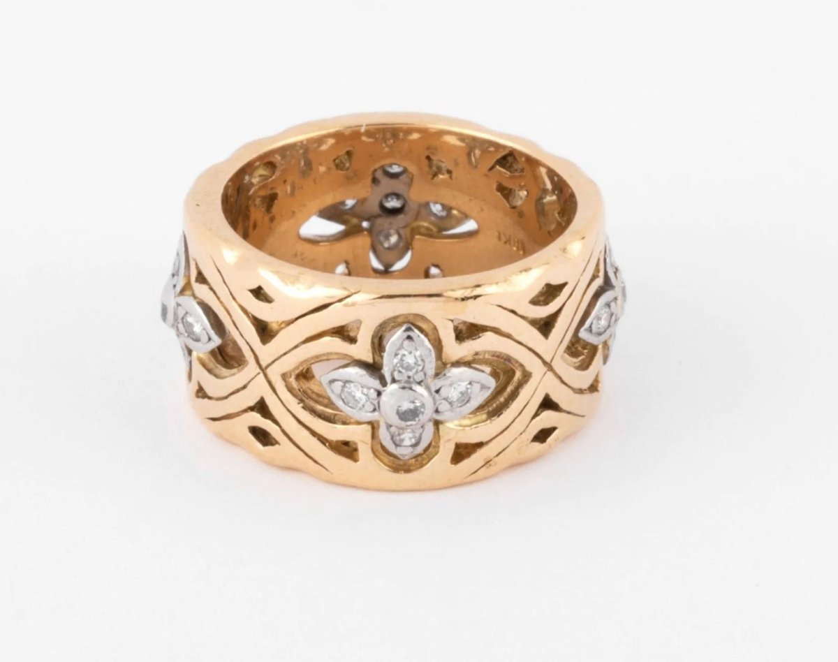 Bague or jaune ciselé alterné de motifs fleurs - Castafiore