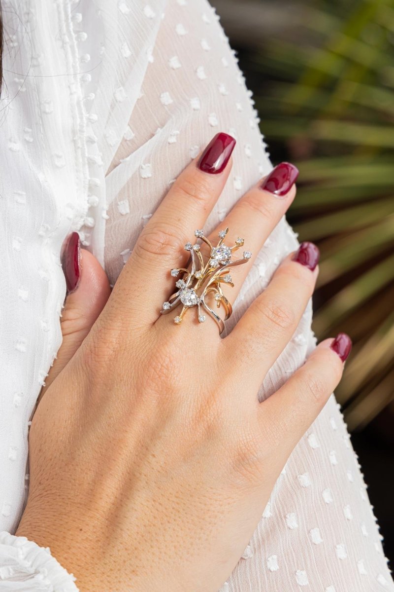 Bague tincelles en trois ors et diamants Castafiore