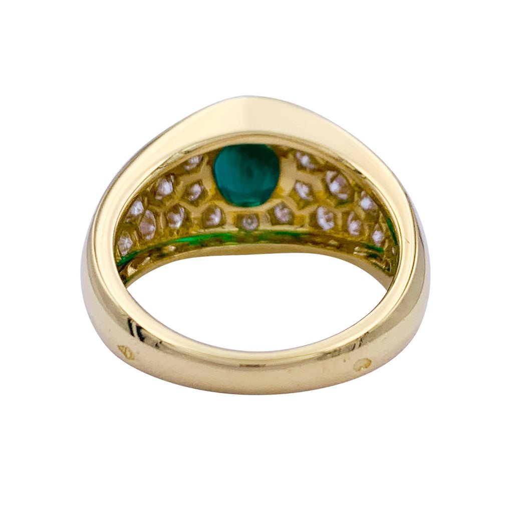Bague or jaune, émeraude et pavage diamants. - Castafiore