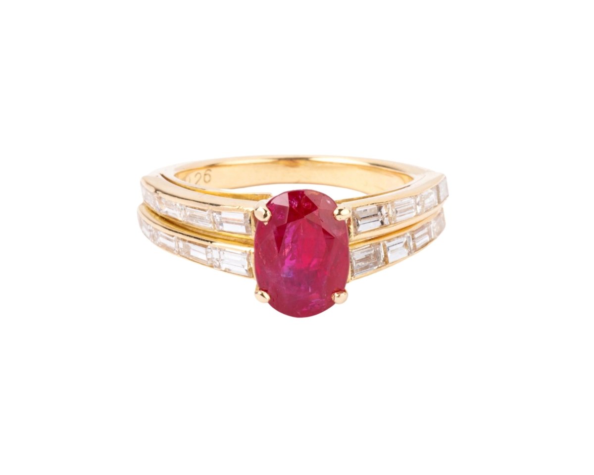 Bague or jaune ornée d'un rubis Birman - Castafiore