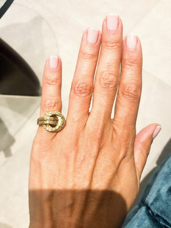 Bague or jaune signé Hermès collection Vendôme - Castafiore