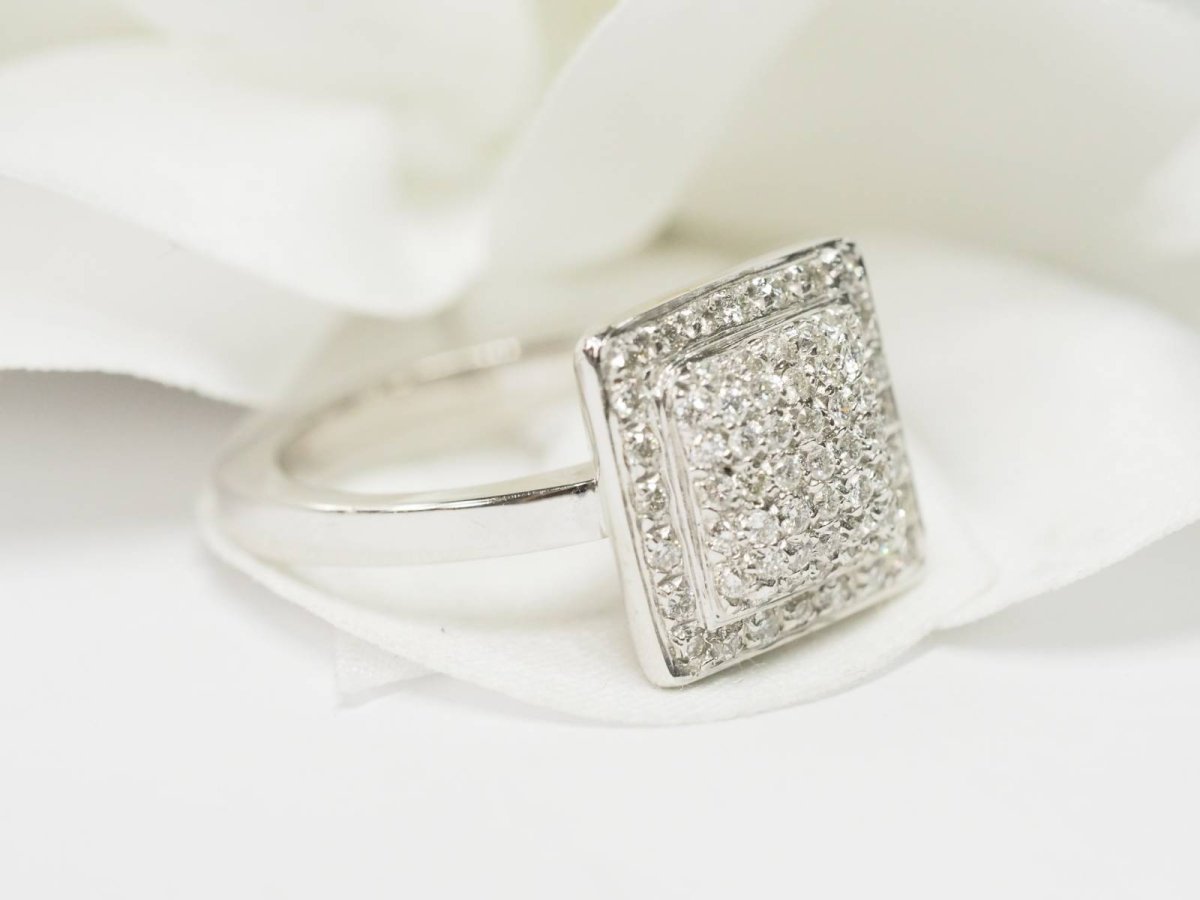 Bague plateau en or blanc et diamants - Castafiore