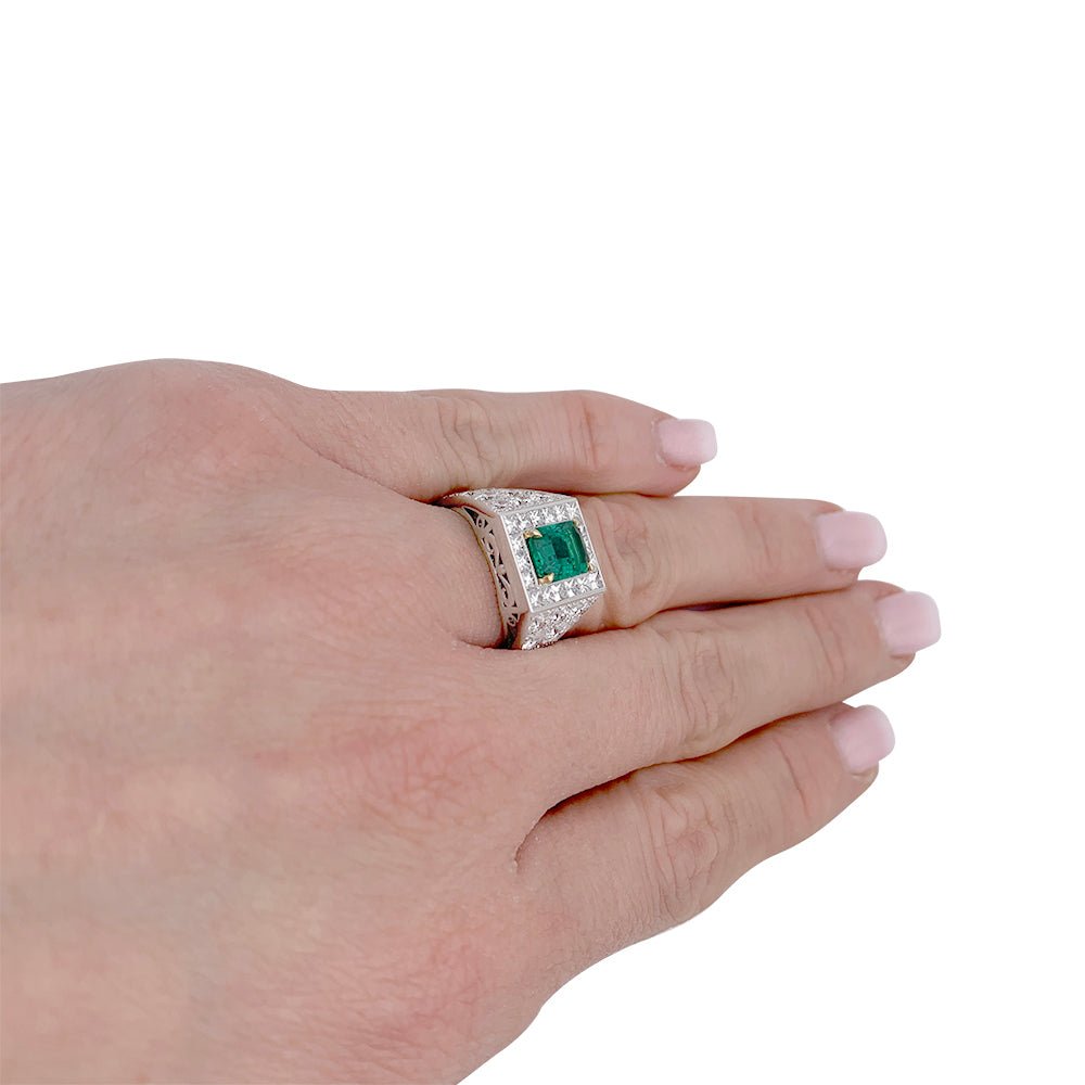 Bague, platine, or jaune, émeraude et diamant - Castafiore