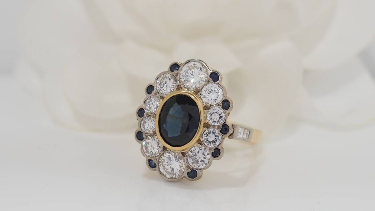 Bague pompadour en or bicolore, saphir et diamants - Castafiore
