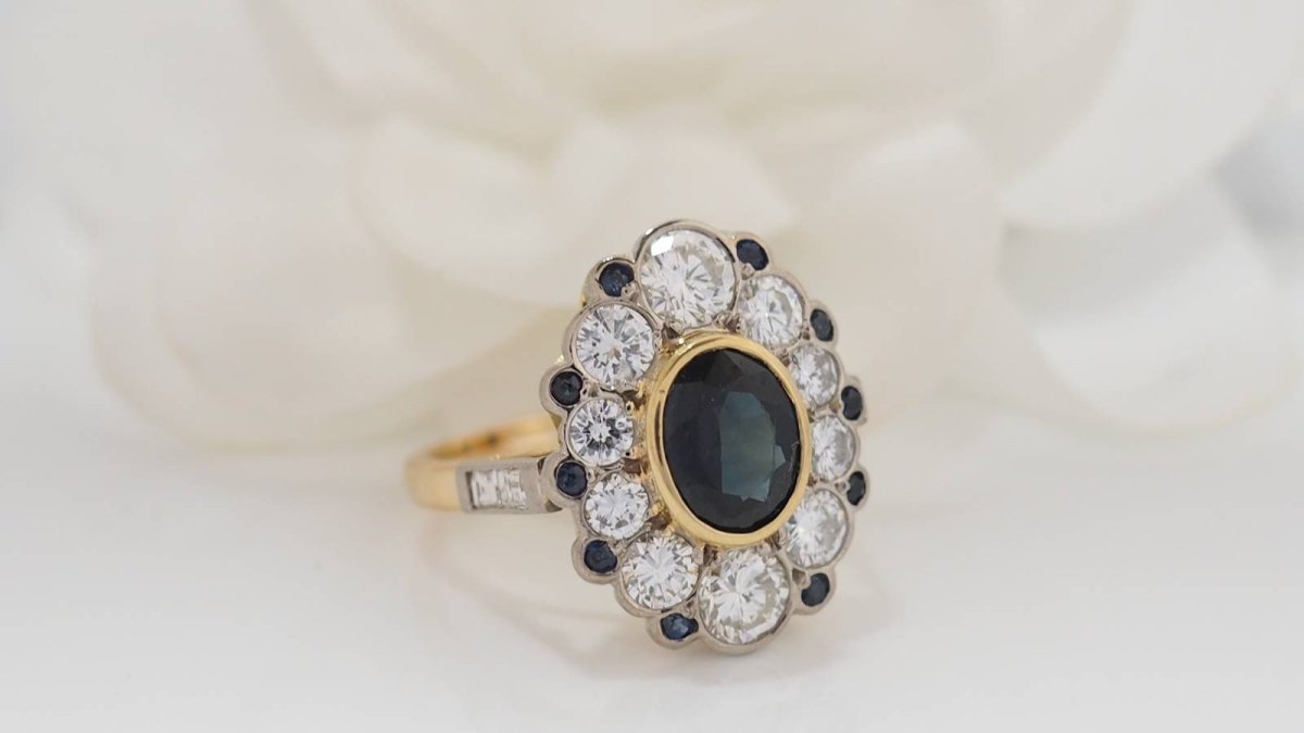 Bague pompadour en or bicolore, saphir et diamants - Castafiore