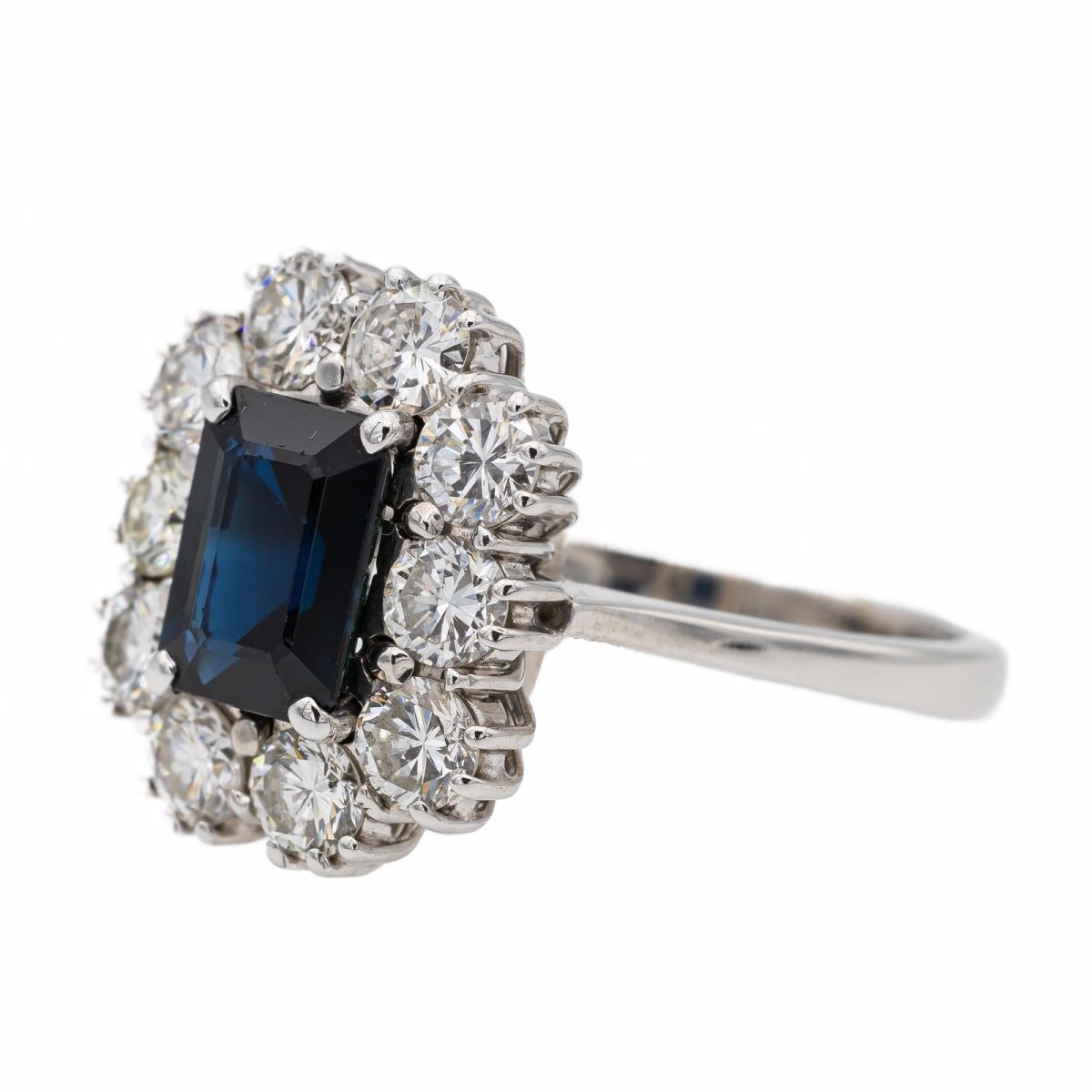 Bague Pompadour en or blanc et saphir - Castafiore