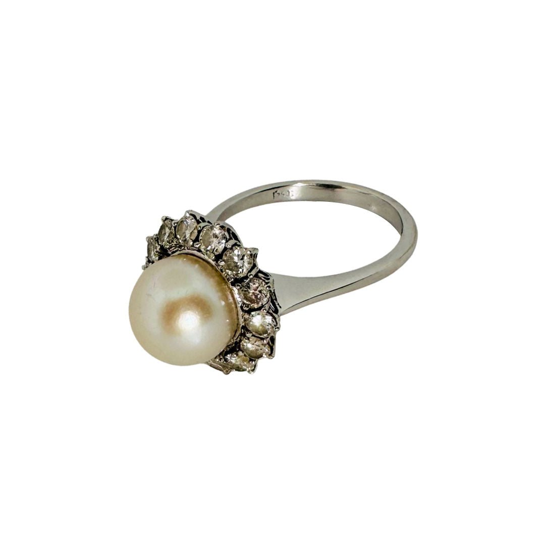 Bague Pompadour en or blanc, perle et diamant - Castafiore