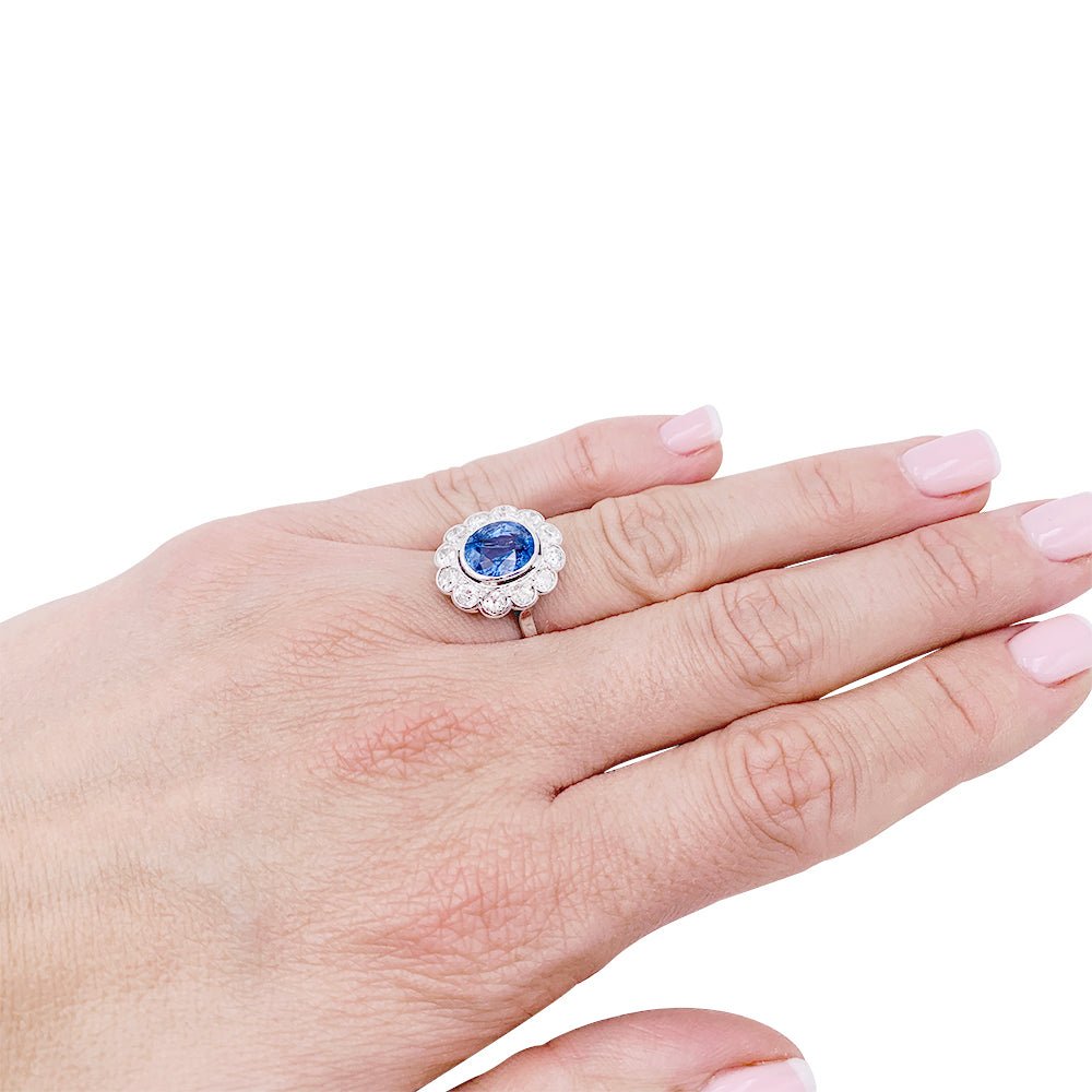 Bague Pompadour, or blanc, platine, saphir et diamants - Castafiore