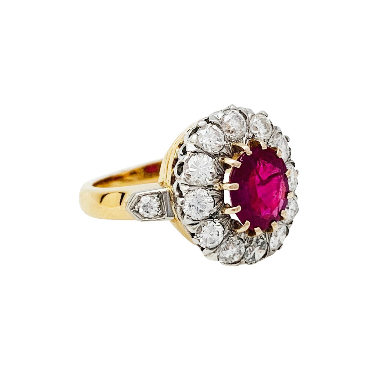 Bague Pompadour or jaune et platine, rubis Birman, diamants - Castafiore