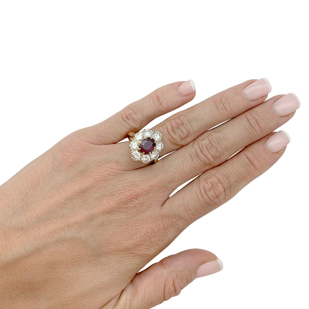 Bague pompadour rubis, diamants, or jaune - Castafiore