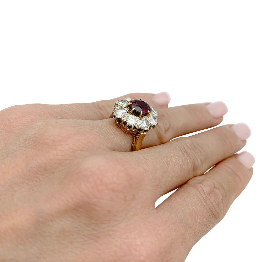 Bague pompadour rubis, diamants, or jaune - Castafiore