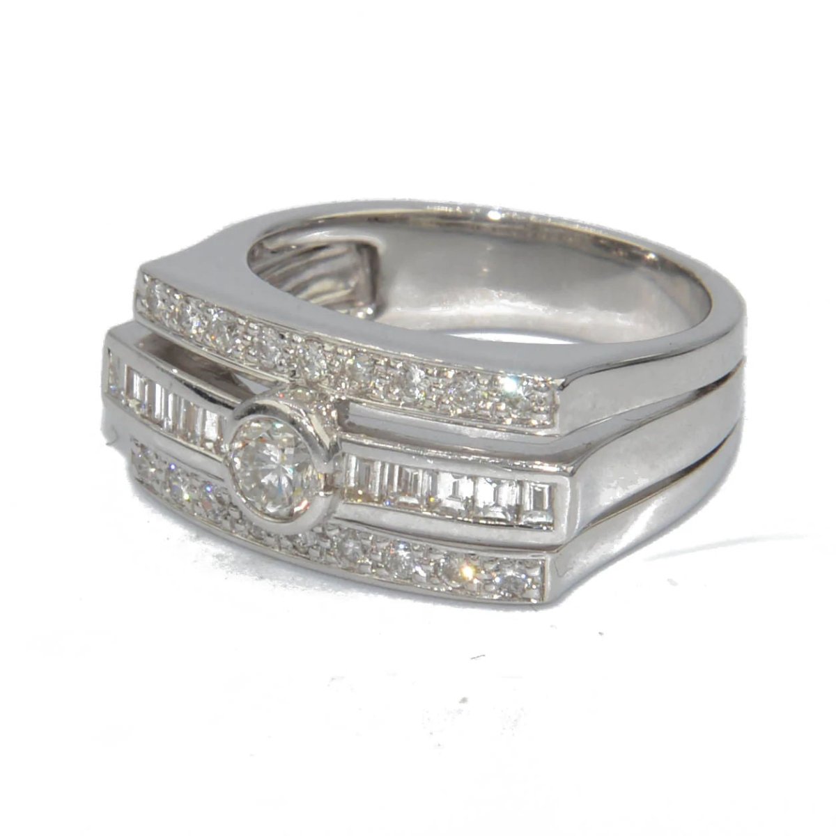 Bague rectangulaire en or gris et diamant - Castafiore