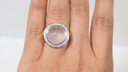 Bague ronde en or blanc, quartz rose et diamants - Castafiore
