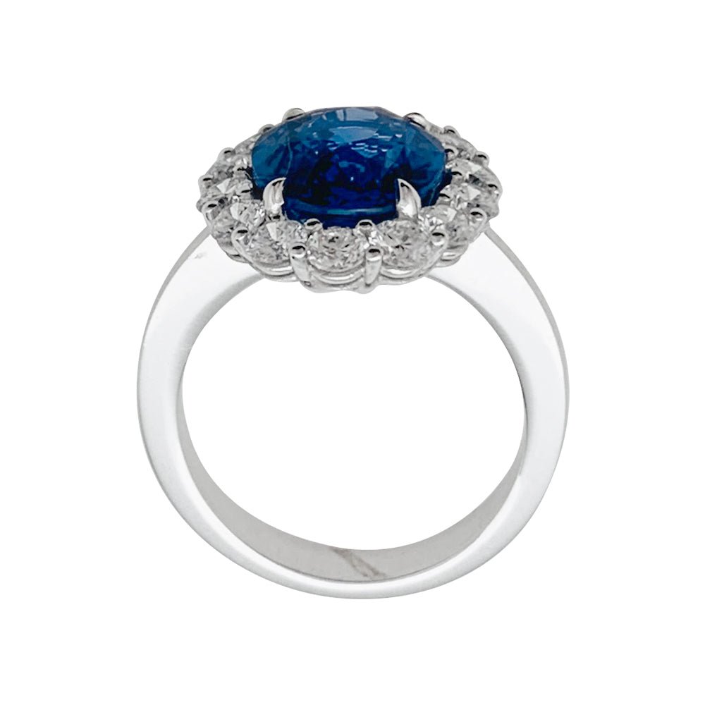 Bague saphir 5,53 carats, entourage diamants - Castafiore