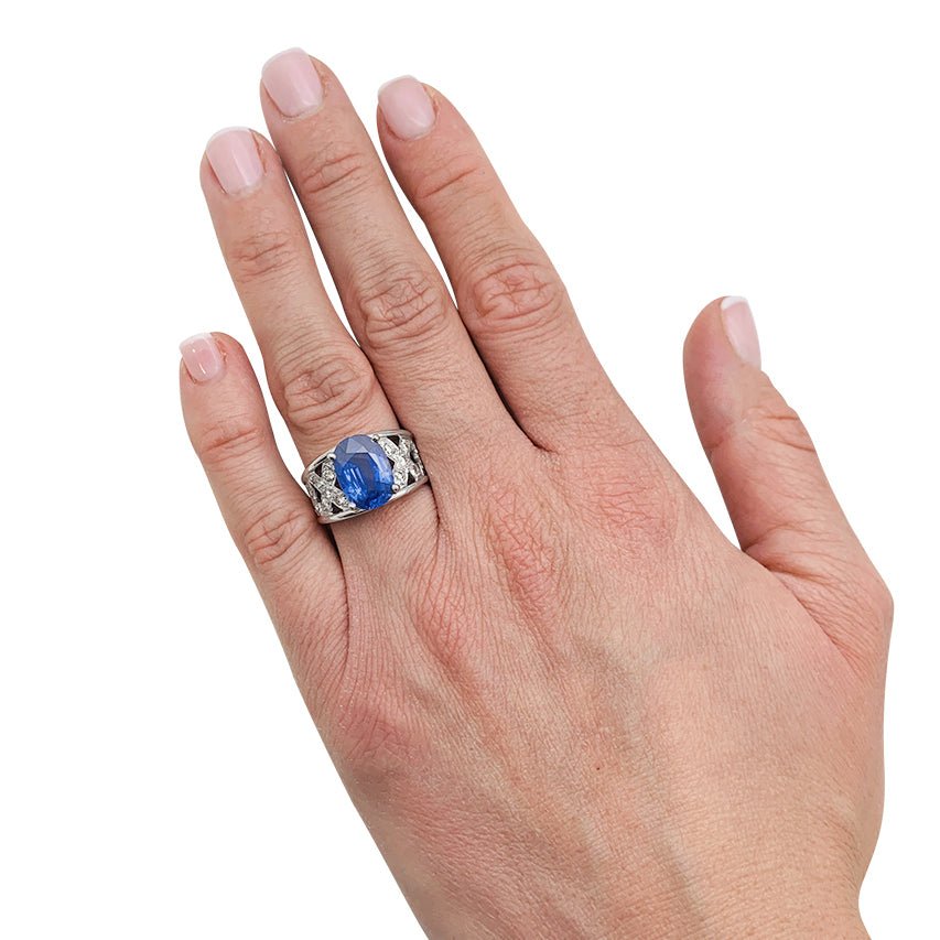 Bague saphir en or blanc, diamants - Castafiore