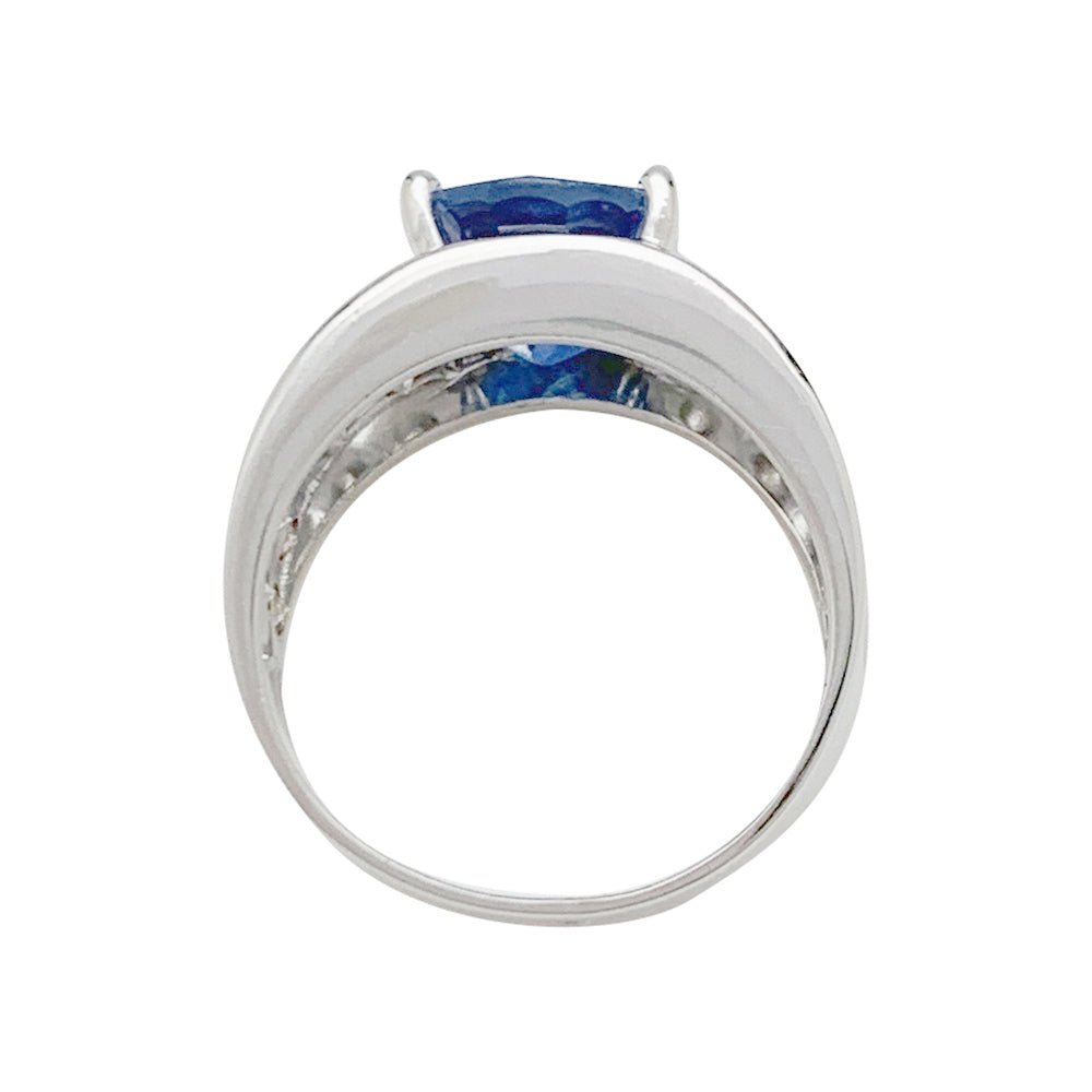 Bague saphir en or blanc, diamants - Castafiore