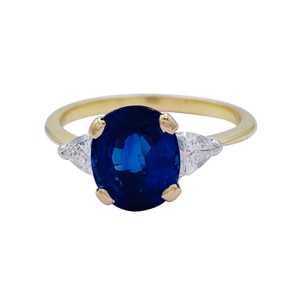 Bague saphir ovale, diamants troïdas - Castafiore