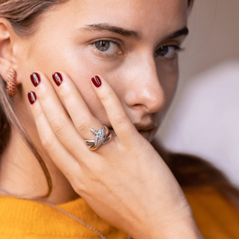Bague serpent en or blanc et diamants - Castafiore
