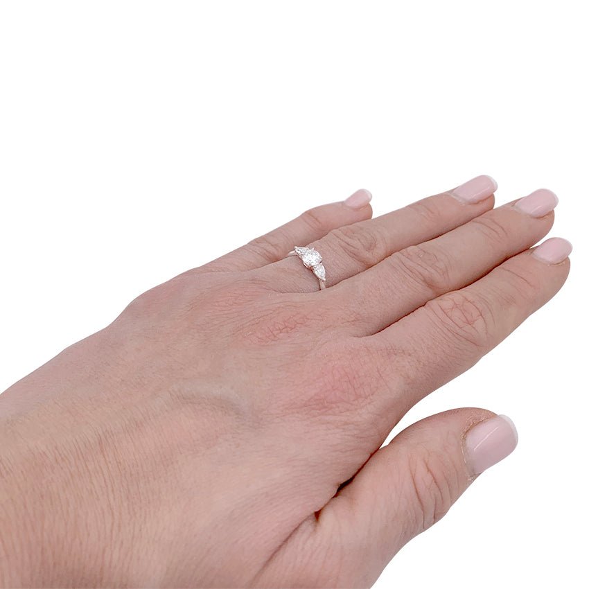 Bague solitaire accompagné - Castafiore