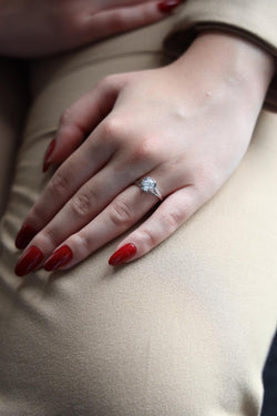 Bague Solitaire en or blanc et diamant - Castafiore