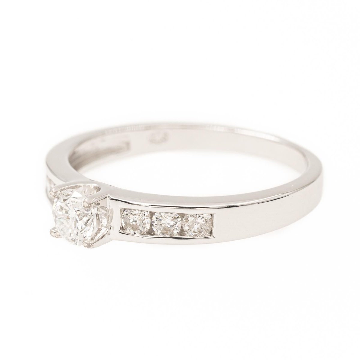 Bague Solitaire en or blanc et diamants - Castafiore