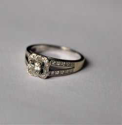 Bague Solitaire MAUBOUSSIN "Chance of Love" en or blanc et diamant - Castafiore