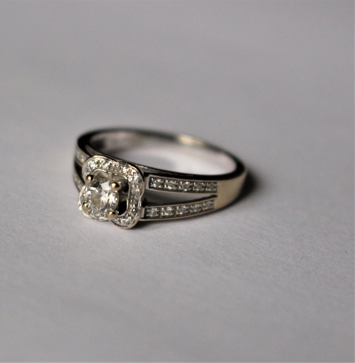 Bague Solitaire MAUBOUSSIN "Chance of Love" en or blanc et diamant - Castafiore