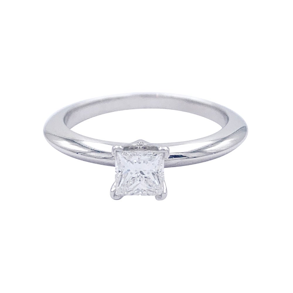 Bague TIFFANY & CO. en platine, diamant taille princesse - Castafiore