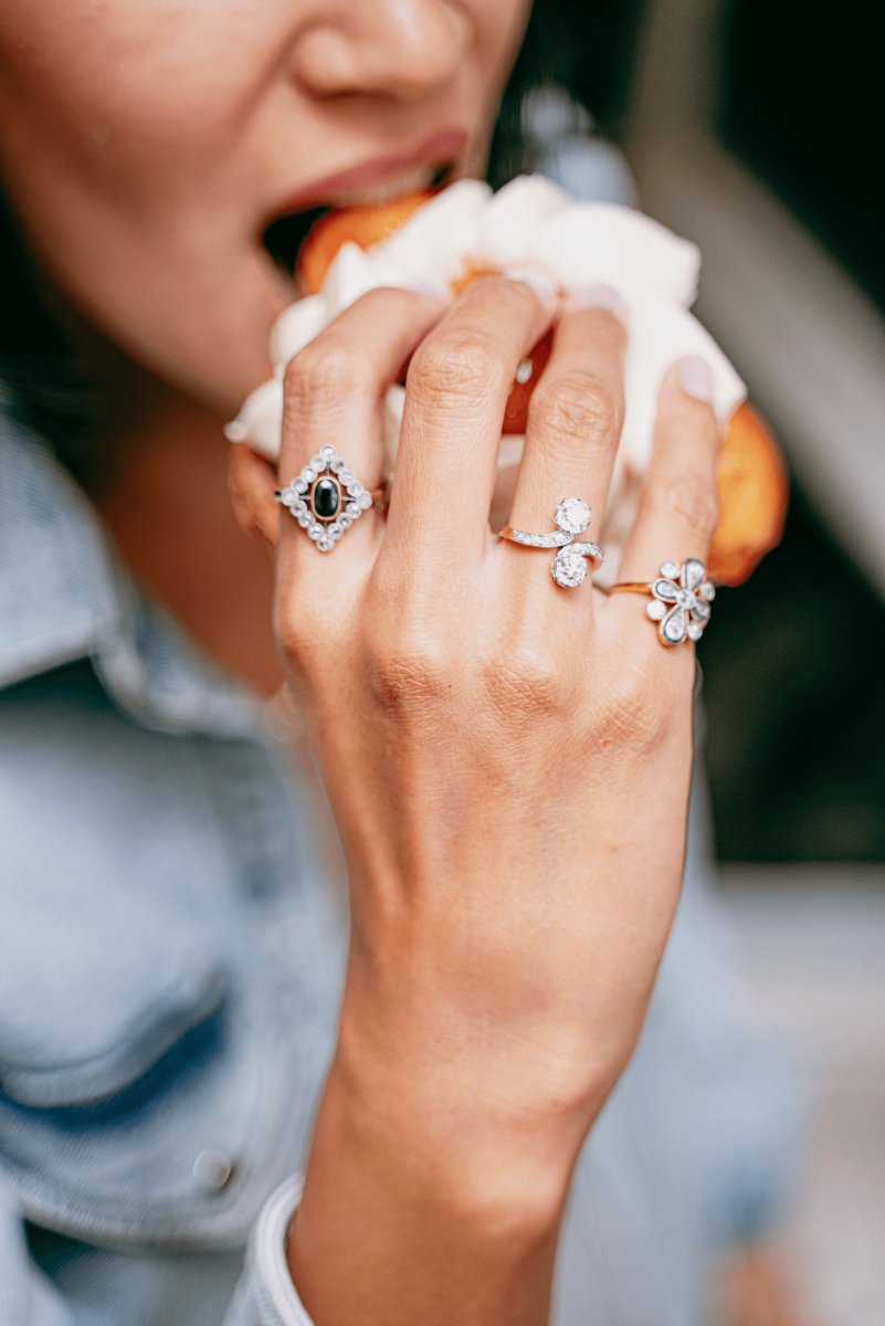 Bague "Toi et Moi" en or jaune et platine ornée de deux diamants - Castafiore