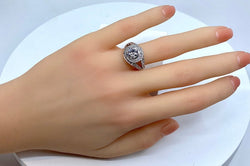 Bague tourbillon en or 18 carats en diamants - Castafiore