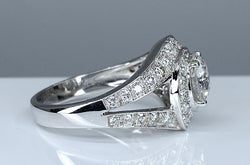 Bague tourbillon en or 18 carats en diamants - Castafiore