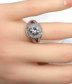 Bague tourbillon en or 18 carats en diamants - Castafiore