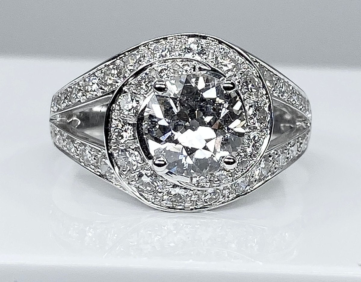 Bague tourbillon en or 18 carats en diamants - Castafiore