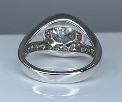 Bague tourbillon en or 18 carats en diamants - Castafiore