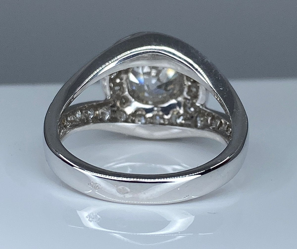 Bague tourbillon en or 18 carats en diamants - Castafiore