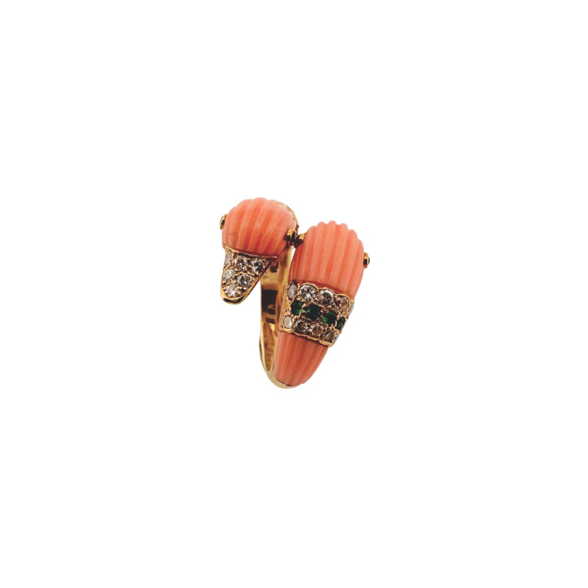 Bague VAN CLEEF & ARPELS "Cygnes" en or jaune, corail rose, émeraudes et diamants - Castafiore