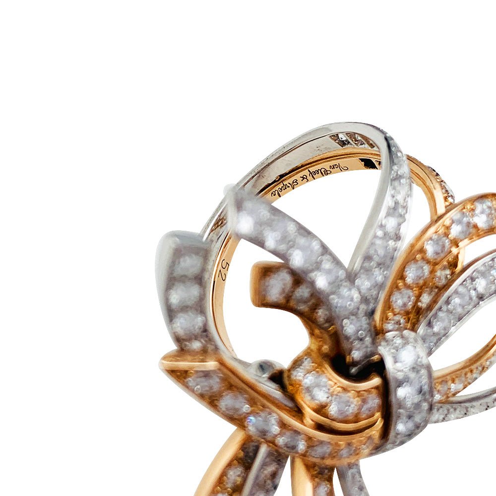 Bague VAN CLEEF & ARPELS, "Double Noeud", or blanc, or rose, diamants - Castafiore