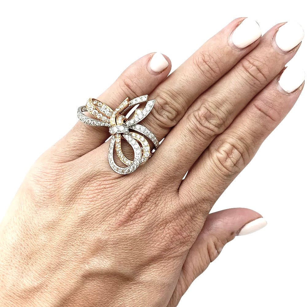 Bague VAN CLEEF & ARPELS, "Double Noeud", or blanc, or rose, diamants - Castafiore